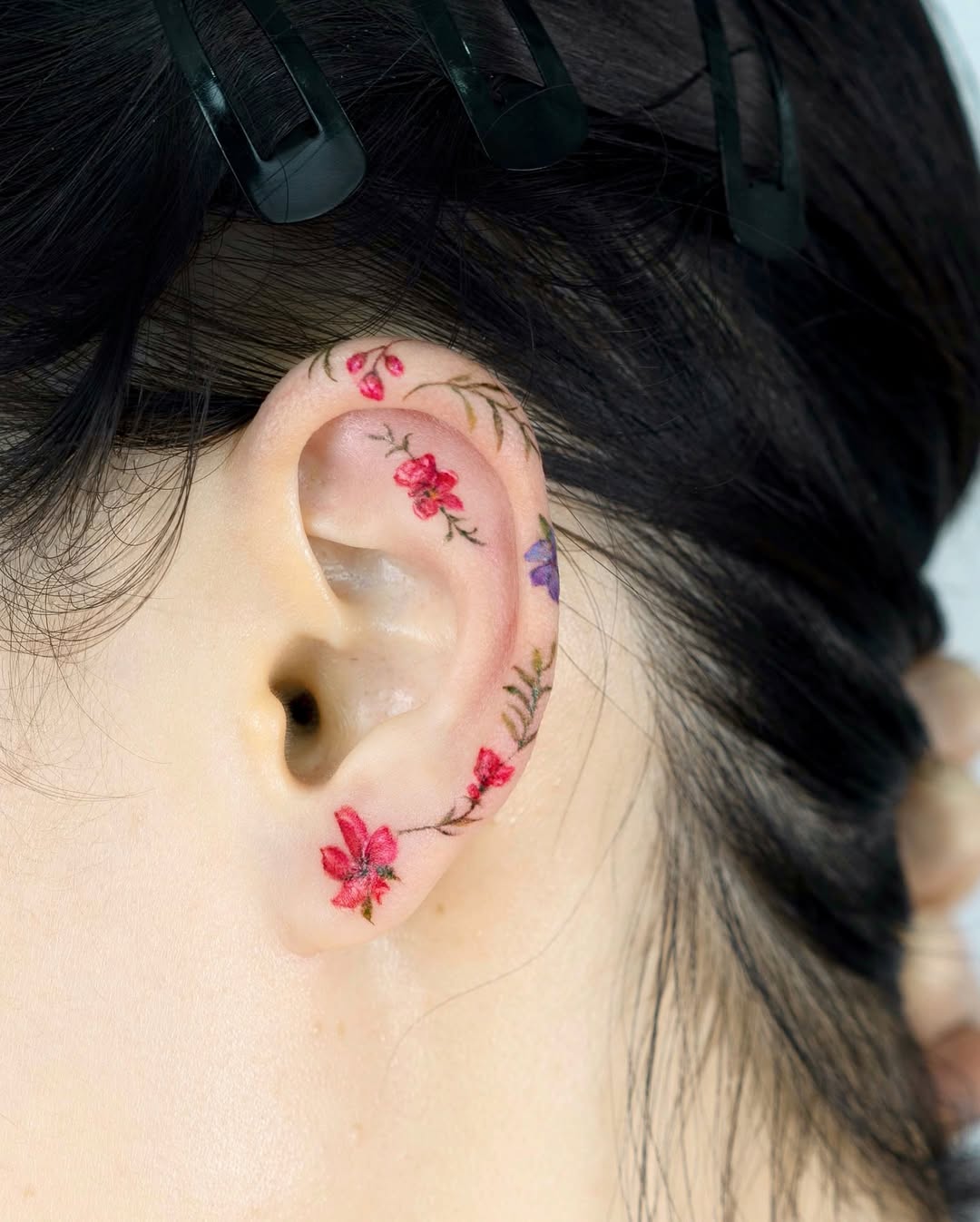 28 Ear Tattoo Ideas for Women and Men with Piercings Inner, Behind, Side, Fine Line, Flowers, Mandala, Moon, Rose, Cross, Stars, Spider Web
