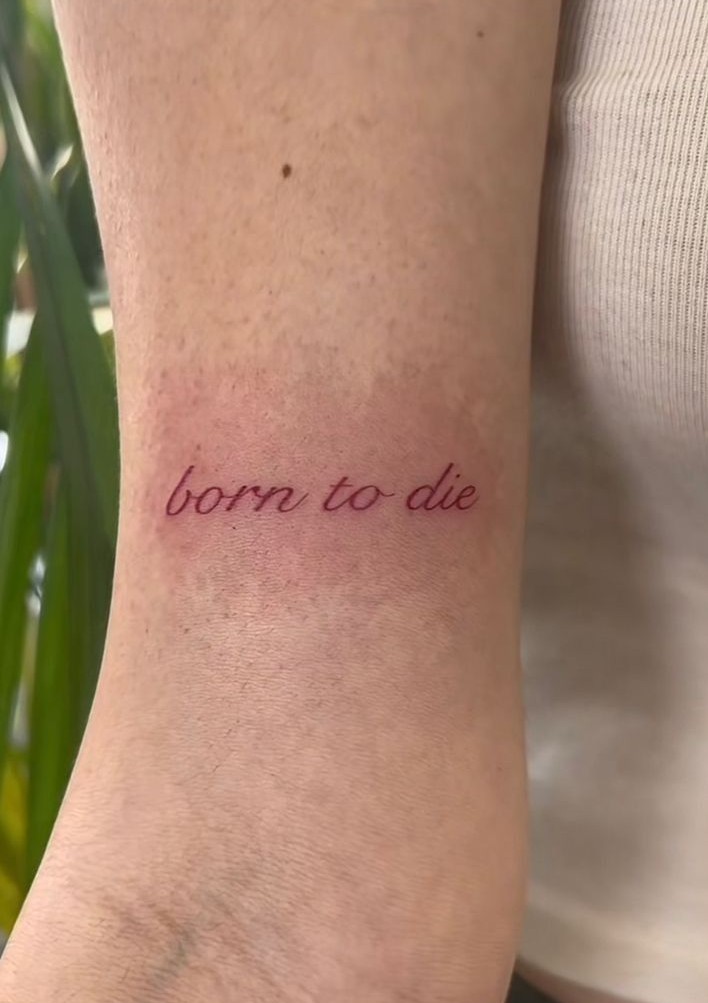 30 Born to Die Tattoo Ideas : Aesthetic Lettering, Stomach and Collarbone Placement