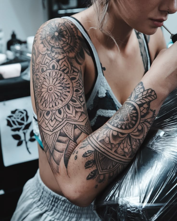 26 Ideas Mandala Tattoo: Artistic Inspiration for Ink Lovers