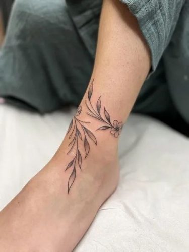 18 Unique Flower Ankle Tattoo Ideas: Stunning Designs for Nature Lovers