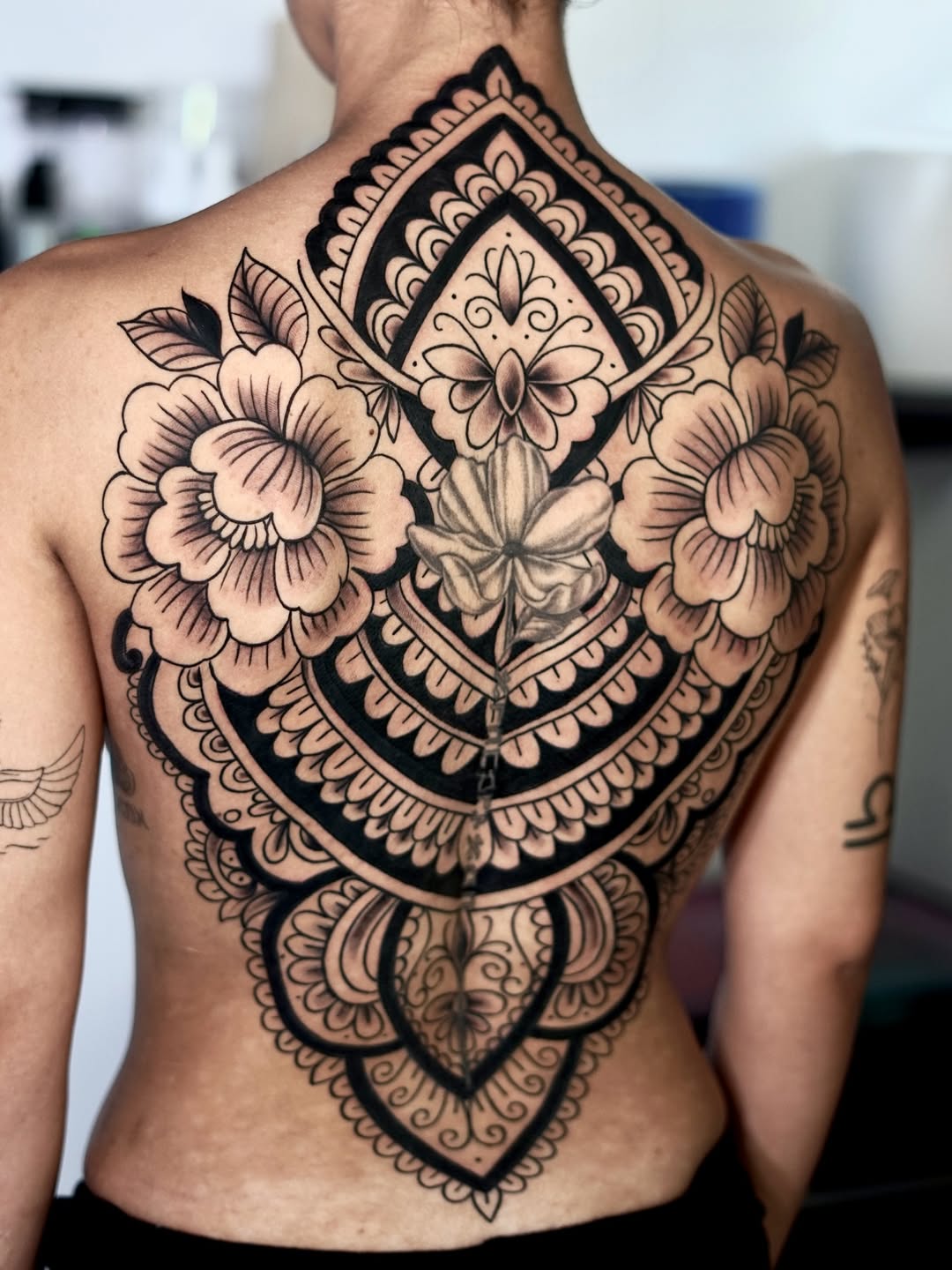 28 Ornamental Tattoo Ideas: Bold Blackwork, Baroque Flourishes, and Fineline Geometry