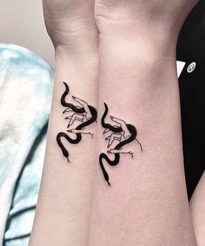 19 Dainty Wrist Tattoos for Women: Timeless and Trending Ideas for
