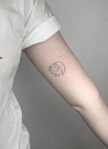 Keep it Simple: 27 Elegant Lion Tattoo Designs