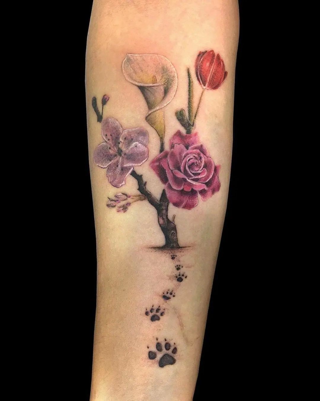 29 Tulip Tattoo Designs Full of Meaning and Style
