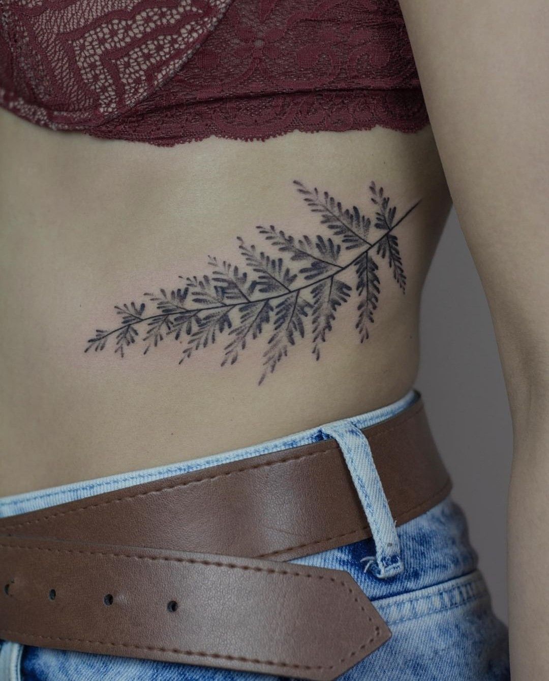 29 Fern Tattoo Ideas: Nature s Most Elegant Lines, From Shoulder Fronds to Hip Vines