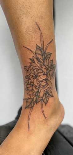 20 Moon Flower Tattoo Ideas: Graceful and Mystical Floral Designs