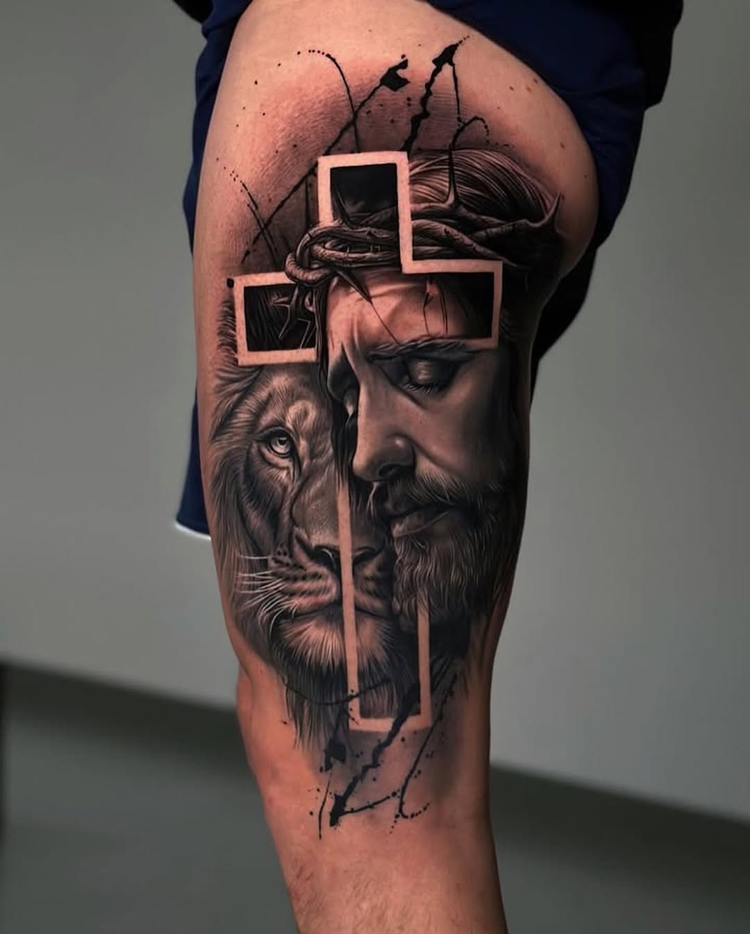 27 Mens Thigh Tattoo Ideas: how to choose art that actually suits your life