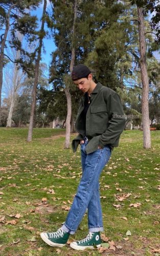 Discover ’s 16 Top Men’s Jeans and Converse Outfits: Timeless Style & Trendy Tips