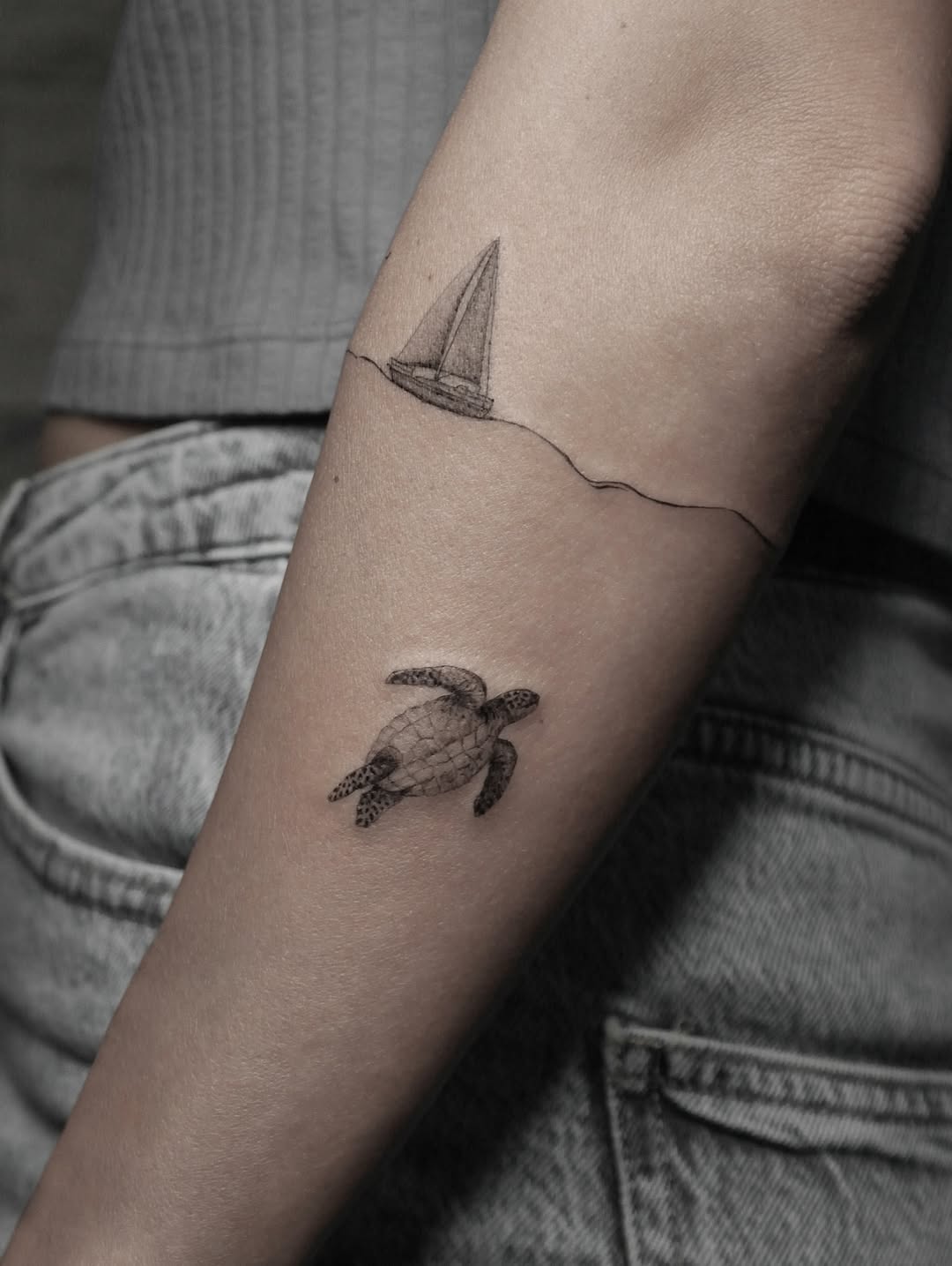 28 Ocean Tattoo Ideas for Men and Women: Minimalist Waves, Sleeve Underwater Designs