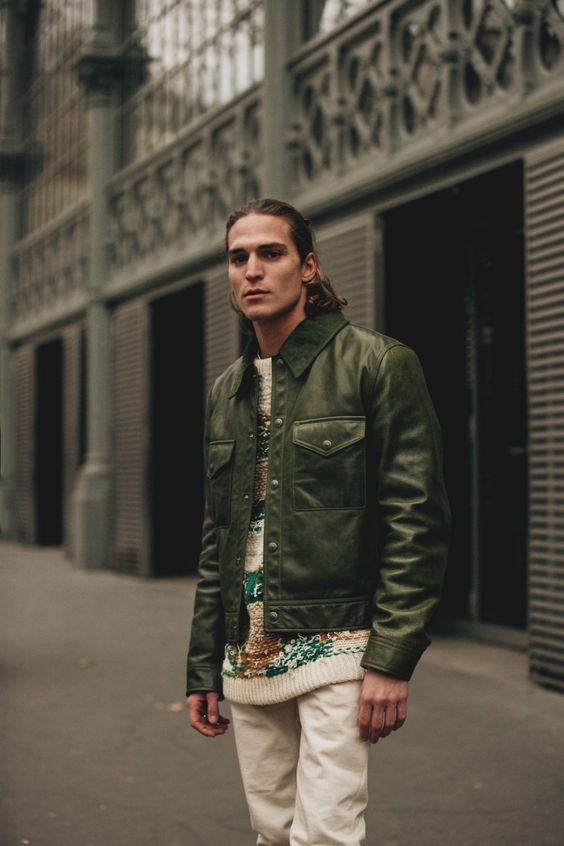 Explore ’s Top Men’s Fall Street Outfits: From Classic Elegance to Urban Streetwear Trends