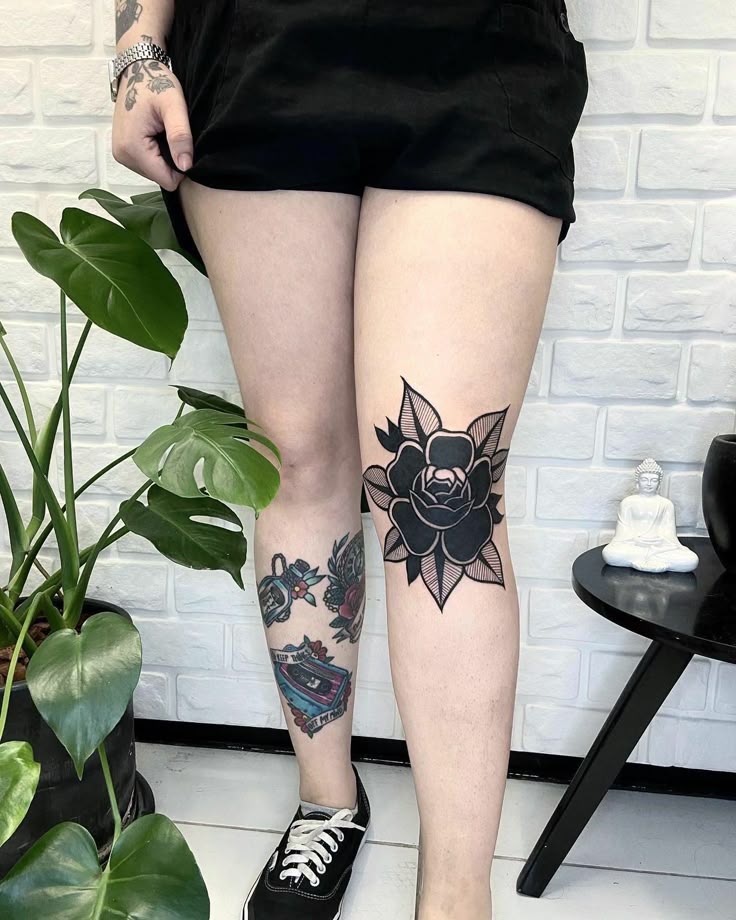 29 Unique Knee Tattoo Ideas : Traditional, Japanese, Gothic, Flower, Skull on Moth, Symmetrical Designs