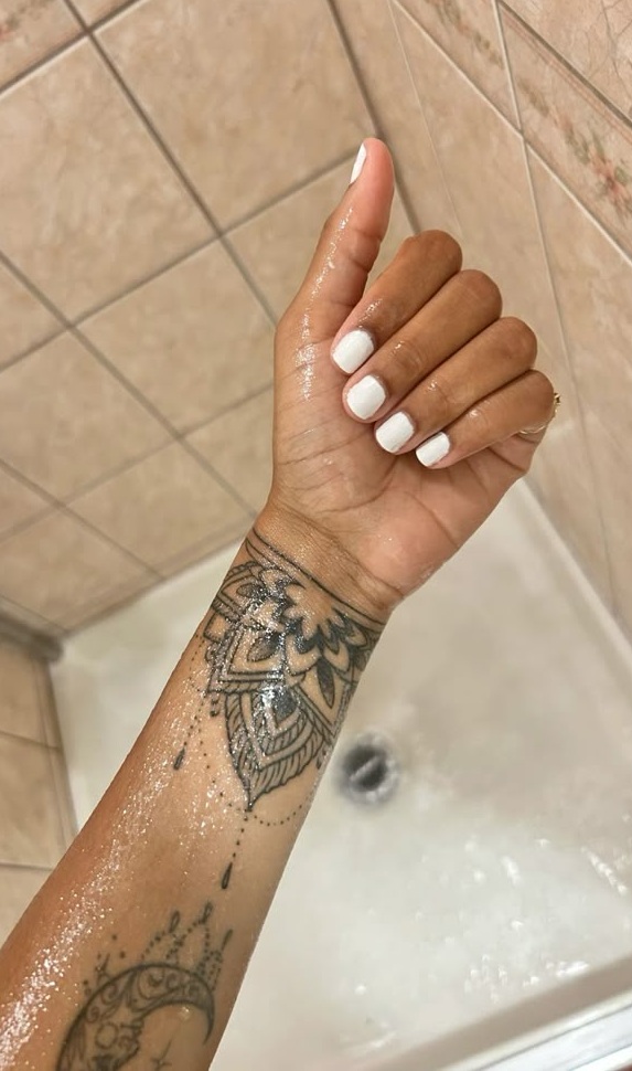 29 Ideas Wrist Tattoo : From Minimalist Statements to Bold Expressions