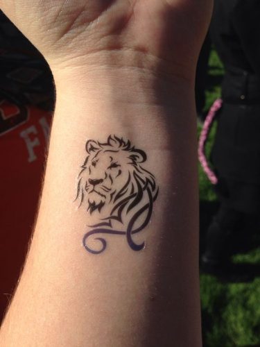 27 Easy Lion Tattoo Ideas: Simple yet Meaningful Designs