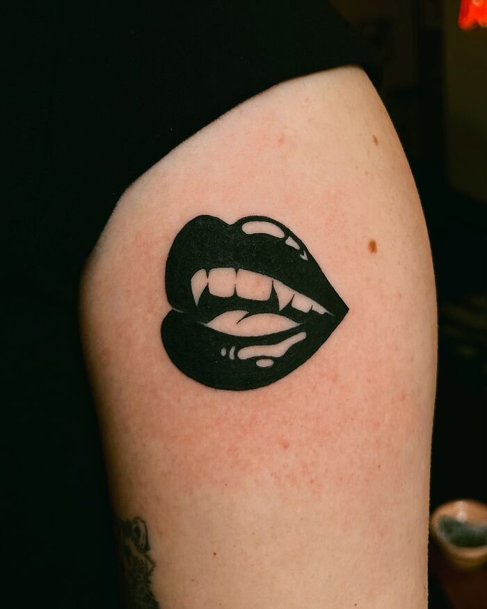 29 Lip Tattoo Ideas With Kiss Prints, Vampire Designs, Color Ideas, Shading, Placement Tips