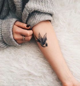 27 Stunning Arm Tattoo Ideas for Women