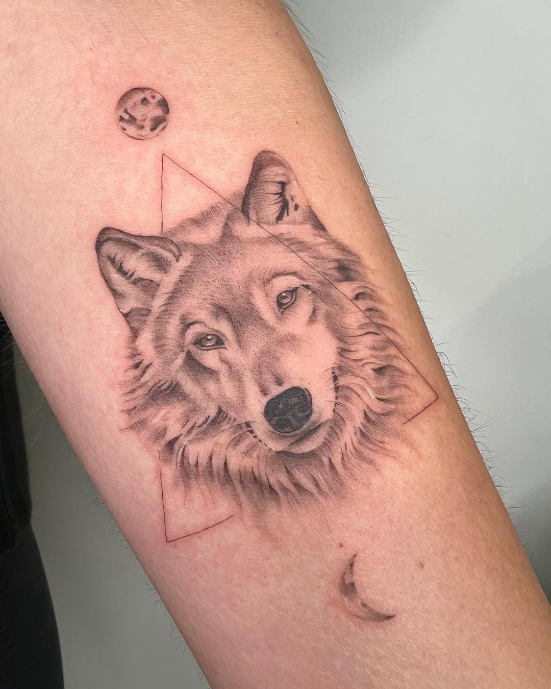 28 Moon Phases Tattoo Ideas Full of Symbolism and Style