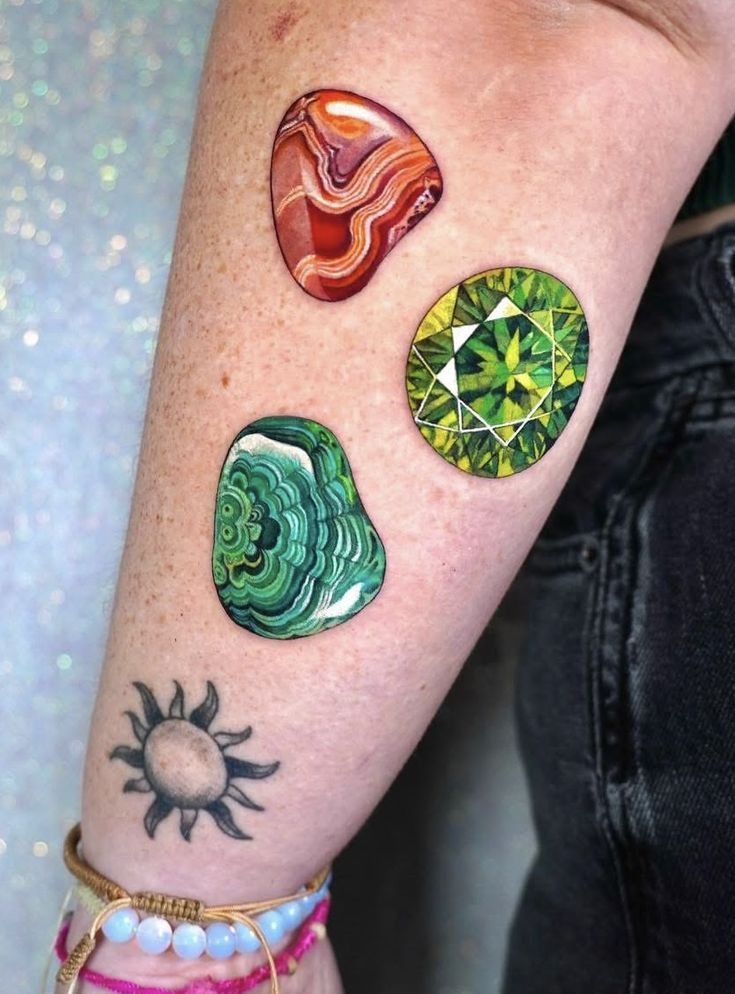 29 Unforgettable Tattoo Ideas : Letras Cursiva, Red Ink, Lower Back, Clavicula, Cuello, and More