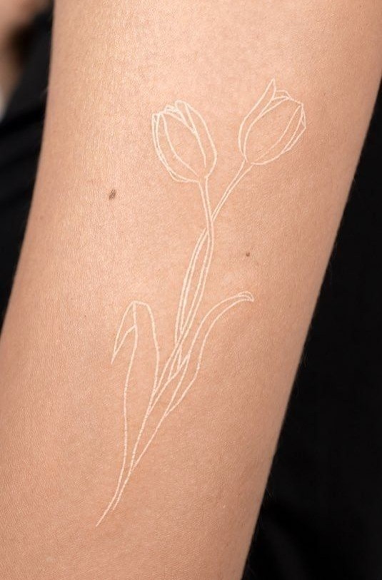 30 White Ink Tattoo Ideas for Dark Skin, Tan, Pale, Brown, Fine Line, Spider, Lightning, Healed Designs