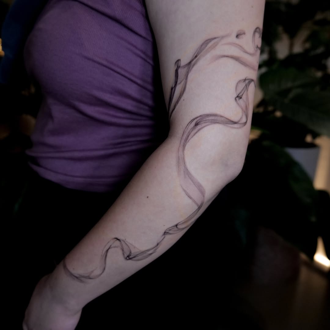 32 Tattoo Smokey Ideas: Ethereal Ink That Moves With You