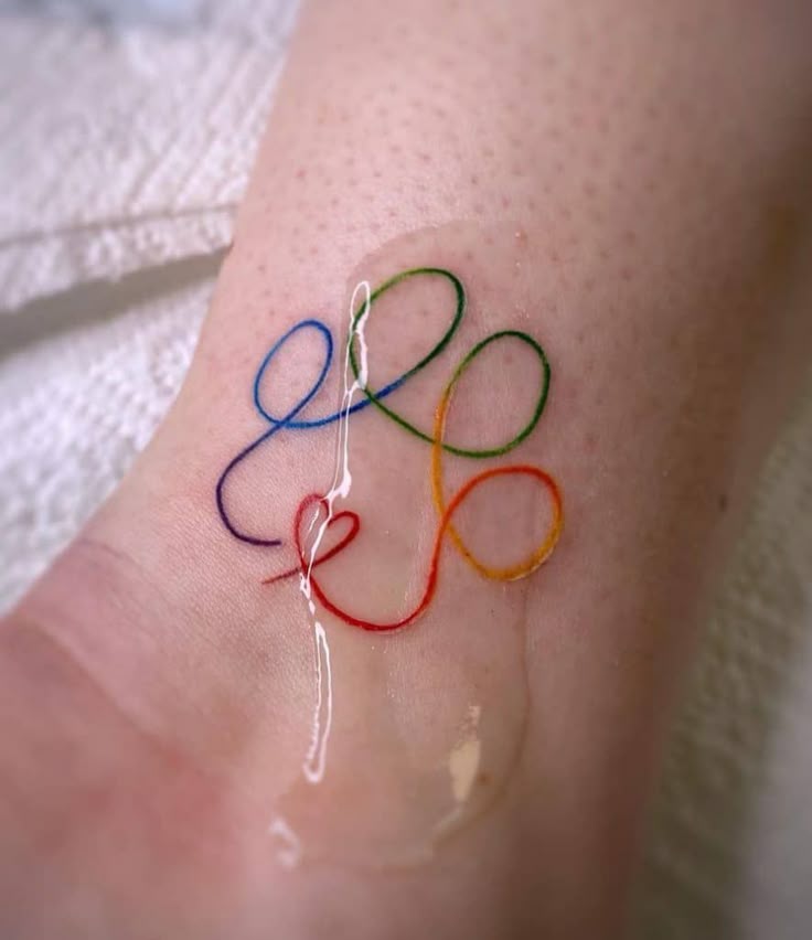 28 Paw Print Tattoo Ideas for Dog & Cat Lovers Memorial, Floral, Watercolor, Fine Line