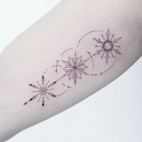 25 Snowflake Tattoo Ideas