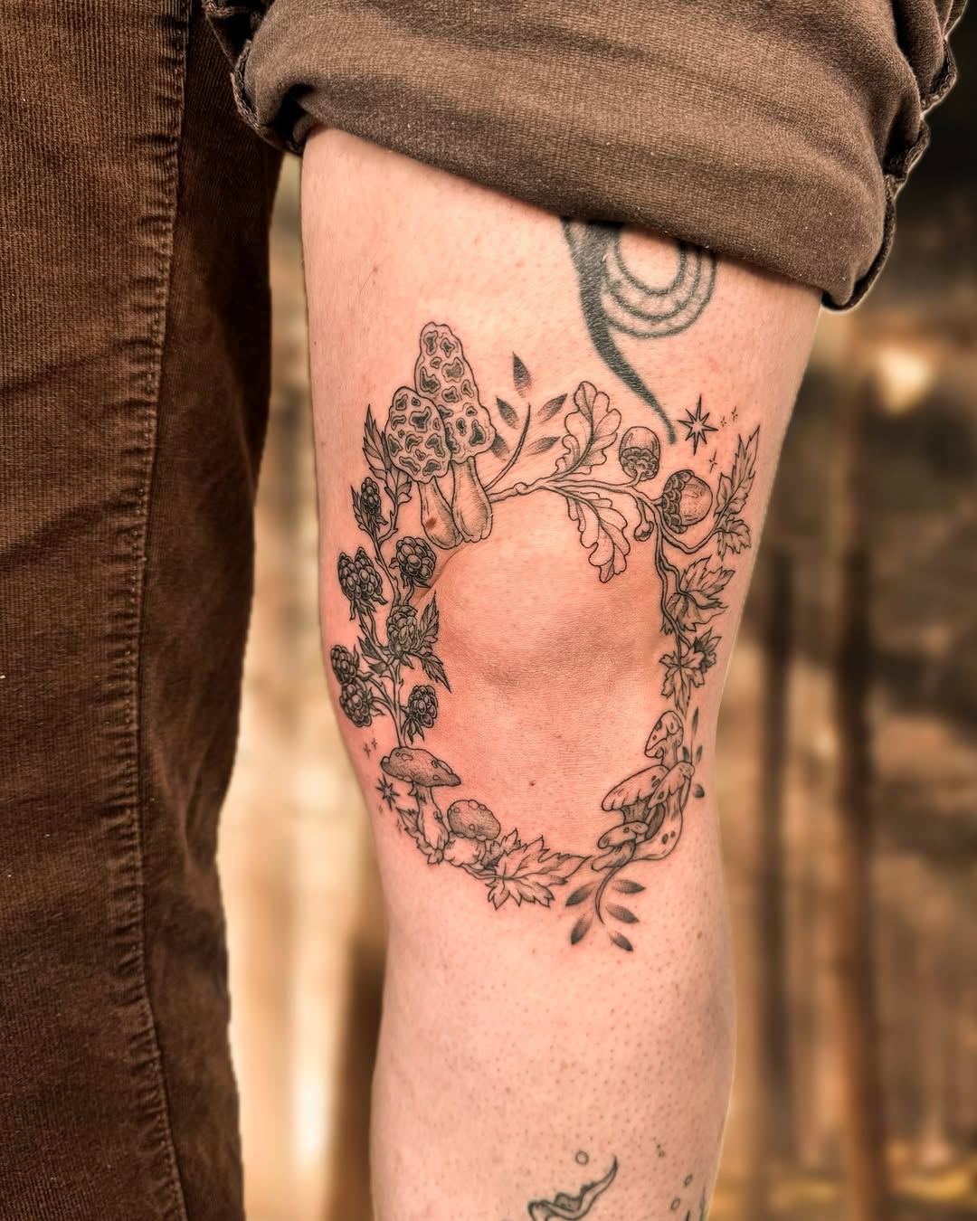 Fall Tattoo 26 Ideas for Women and Men Sleeve Art, Fine Line and Halloween Ink