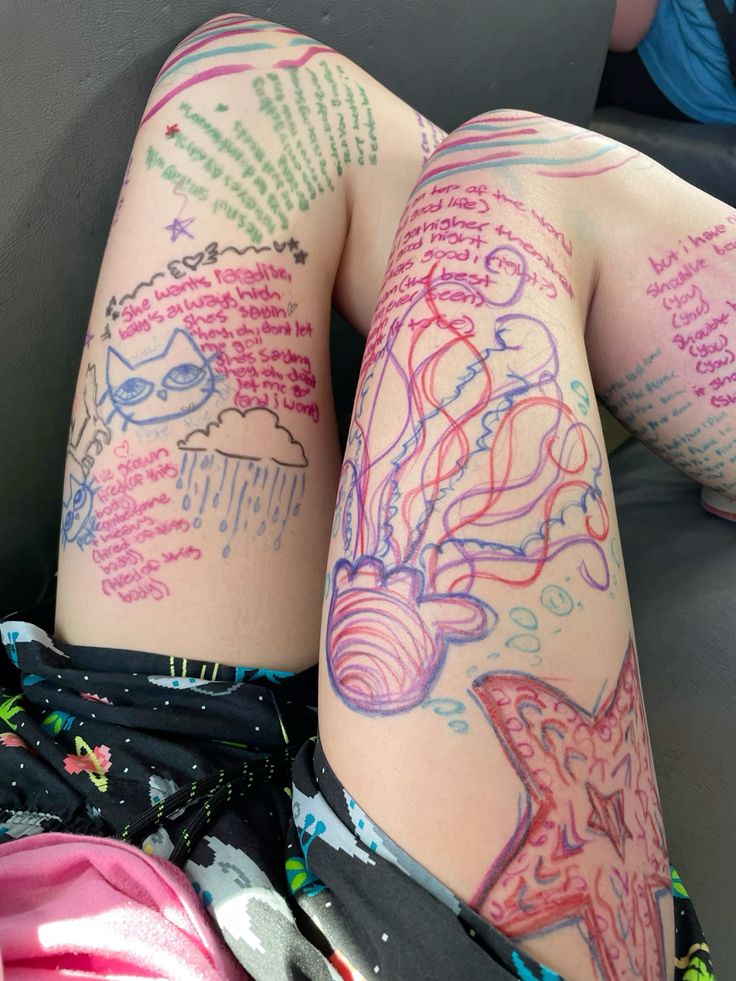 29 Unforgettable Tattoo Ideas : Letras Cursiva, Red Ink, Lower Back, Clavicula, Cuello, and More