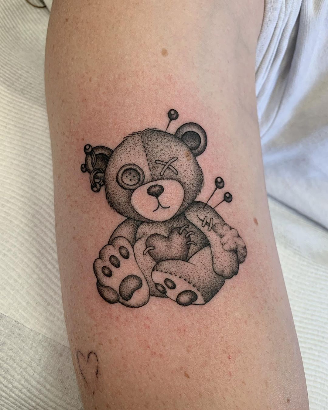 30 Teddy Bear Tattoo Designs Cute, Realistic, Fine Line, Matching, Feminine & Dark Tattoo Ideas