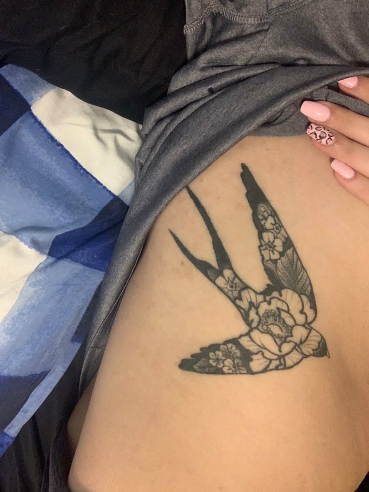 29 Sparrow Tattoo Ideas : Traditional, Men Arm and Hand Designs, Meaningful Bird Tattoos