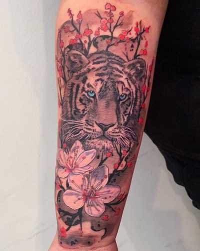 23 Girl’s Tiger Tattoo Ideas