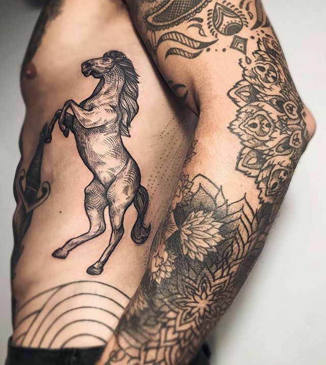 Horse Tattoo 25 Ideas for Men & Women Wild Mustangs, Minimalist Designs, Fine Line Art