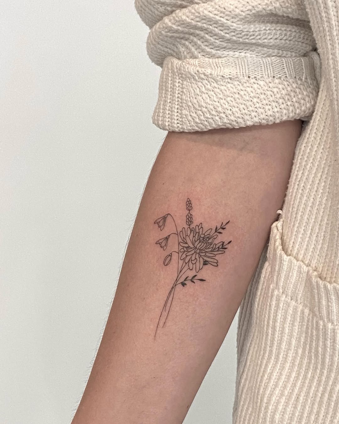 26 January Birth Flower Tattoo Ideas: Stunning Carnation and Snowdrop Designs