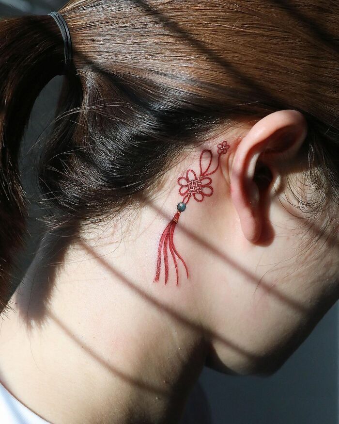 30 Behind Ear Tattoo Ideas for Men and Women Unique, Meaningful, Minimalist, Sparkle & More