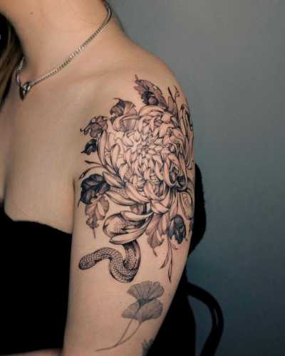 29 Snake and Flower Tattoos Ideas