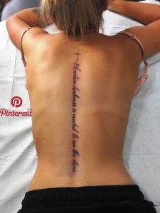 27 Delicate Spine Tattoo Ideas for Women