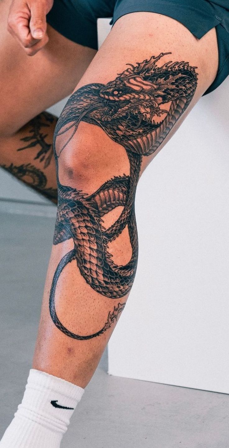 29 Unique Knee Tattoo Ideas : Traditional, Japanese, Gothic, Flower, Skull on Moth, Symmetrical Designs