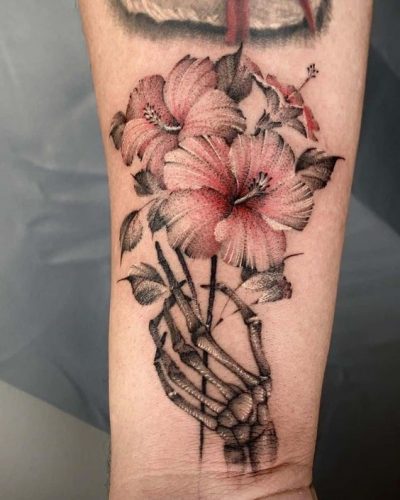 Discover 18 Stunning Hibiscus Tattoo Designs for Women – Bold, Beautiful & Trendy in