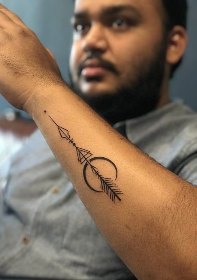 28 Arrow Tattoo Ideas for Women & Men Meaningful Designs & Friendship Tattoos