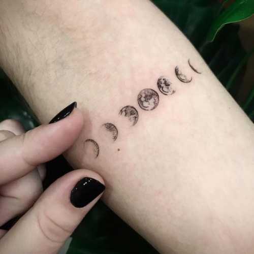 14 Wrist Wrap Tattoos for Women Ideas: Delicate and Stylish Ink