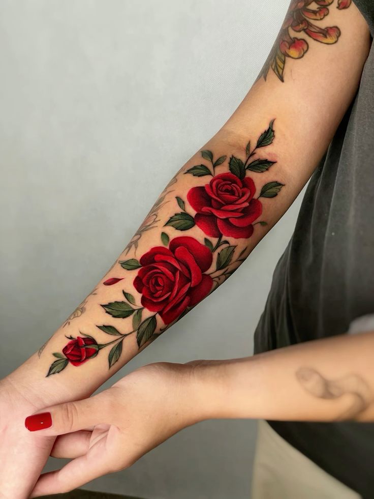 25 Unique Rose Tattoo Ideas for Men and Women with Traditional, Realistic, and Fine Line Design