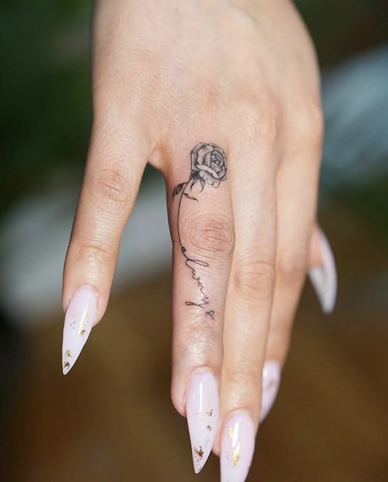 25 Classy and Pretty Tattoo Ideas for Women: Elegant Designs for Arm, Spine, Finger, and More