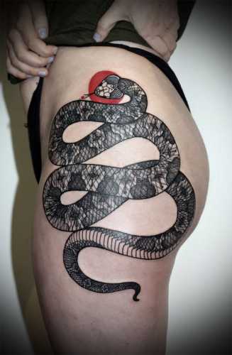 25 Empowering Snake Tattoos for Women