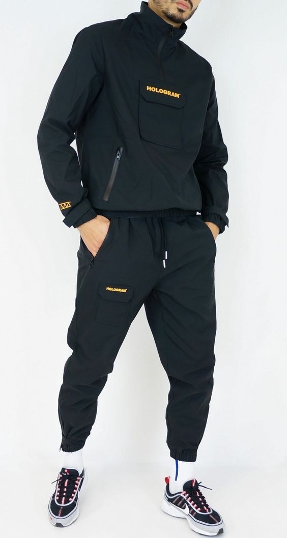 Discover &#8217;s Top 19 Men&#8217;s Sweatsuits: From Bold Graphics to Minimalist Styles &#8211; Your Ultimate Guide!
