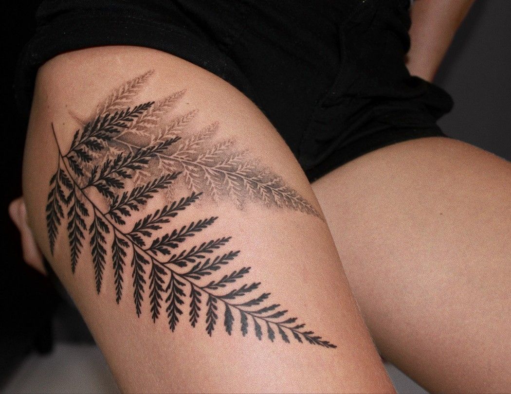 29 Fern Tattoo Ideas: Nature s Most Elegant Lines, From Shoulder Fronds to Hip Vines