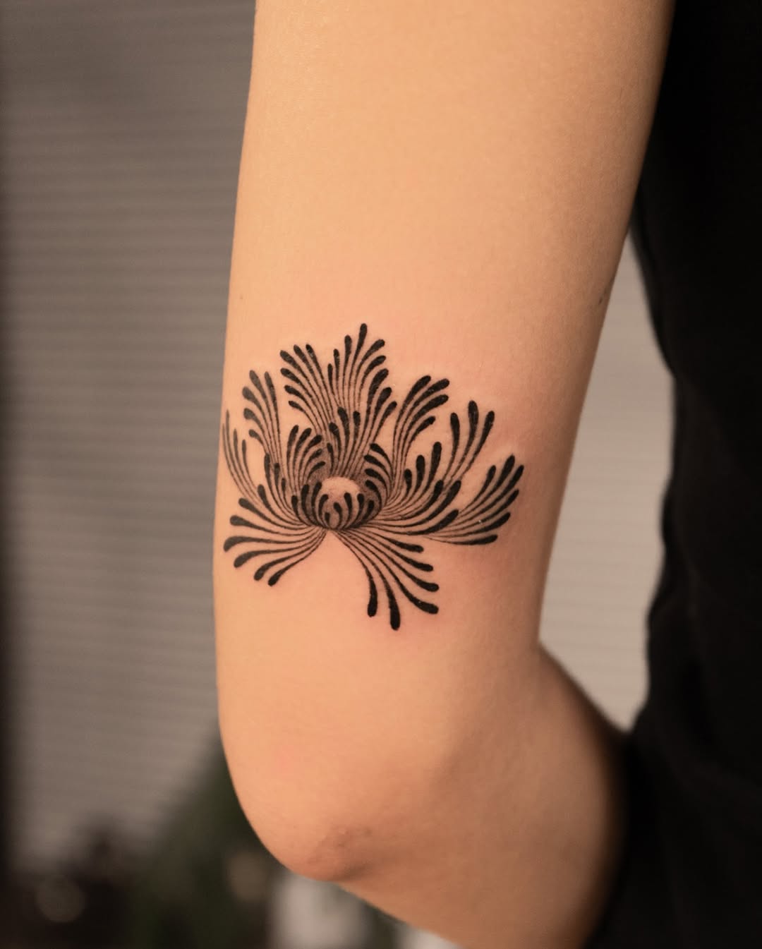 27 November Birth Flower Tattoo Ideas Featuring Chrysanthemums, Peony, Fine Line Designs