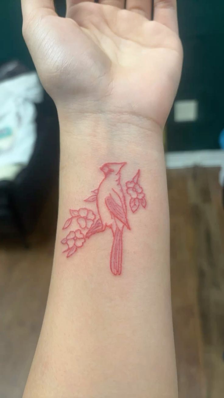 28 Cardinal Tattoo Ideas for Women and Men: Memorial, Fine Line, Stencil Outline, Small Flying