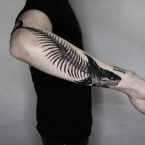 Explore 18 Stunning Shark Tattoo Designs for : From Elegant Minimalism to Vibrant Watercolors