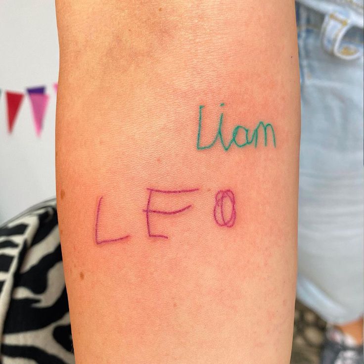 28 Kids Name Tattoo Ideas for Mothers: Unique Designs with Birth Dates, Matching Symbols