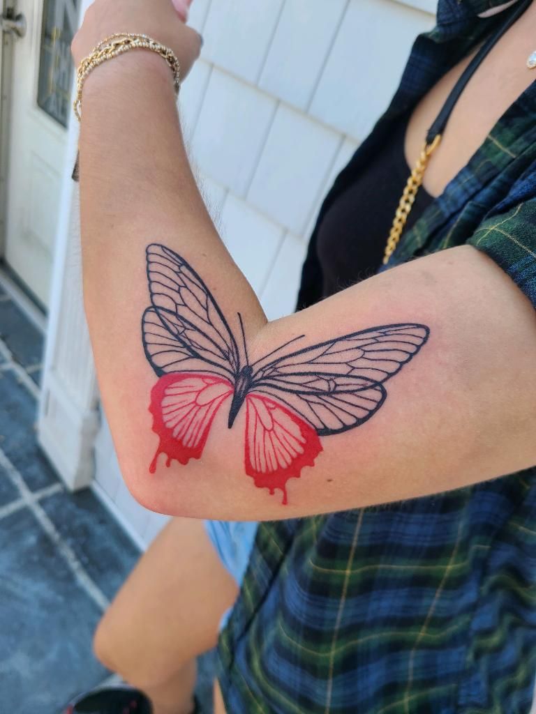29 Butterfly Hand Tattoo Ideas Full of Meaning and Style