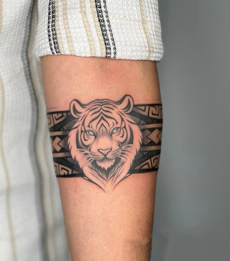 25 Band Tattoo Ideas : Bold Designs for Men and Women, Traditional and Modern Stencil Styles